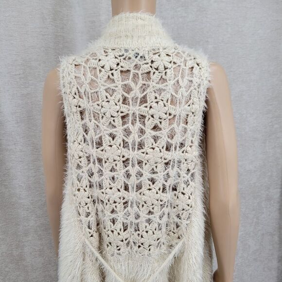 Ryu Winter White Super Soft Vest Fuzzy Crochet Hippie Vest Small/Medium - Picture 5 of 15